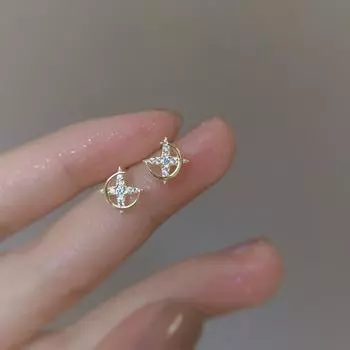 Корейская версия Temperament Star and Moon Earrings Серьги Star and Moon Серьги Niche Design Весенние и летние серьги золотой