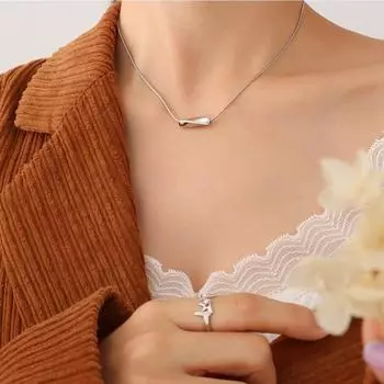 Корейский стиль нишевый дизайн Sense Snake Bone Chain, модное брендовое ожерелье Twist Tube Fashion Commuter с позолотой, не выцветает