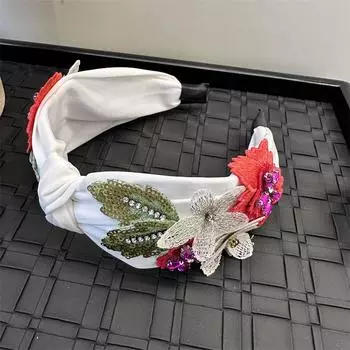 Красная стразовая повязка на голову Широкая повязка с узлом сверху Расшитая бисером Кристальная Ювелирная повязка для волос Украшенный цветами обруч для волос для девочек и женщин