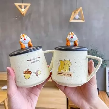 Кружка с изображением белки и крышкой-ложкой Кружка, которая понравится детям Разноцветные кружки Чашка Посуда для питья Кухонный инвентарь Подарок Рождественский подарок Gif 400ml