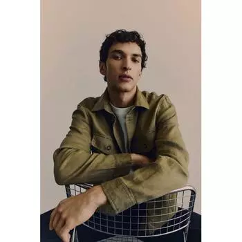 Льняная рубашка HM Regular кроя цвета хаки зеленого цвета