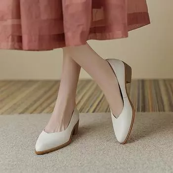 Leather pointed single shoes women s thick heel 2025 new fashion light mouth high heels thick heel versatile black professional women s shoes 34 чёрный