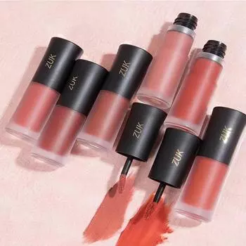 Легкий и роскошный бархатный блеск для губ Little Rose с тонкой талией, который не тускнеет