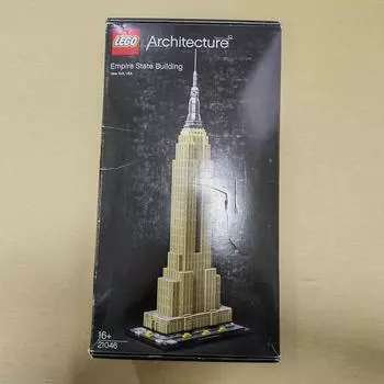 LEGO Architecture Эмпайр Стейт Билдинг 21046, коробка повреждена