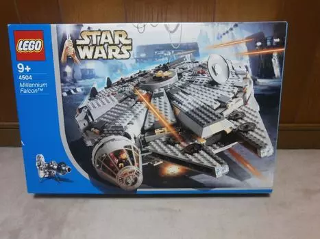 LEGO Star Wars Millennium Falcon 4504