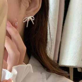 Light Luxury High-End Bow Stud Earrings Women S Niche Retro Elegant Fashion Temperament Simple Versatile Earrings Earrings