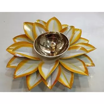 Lotus Diyas for Puja Kamal Patti Brass Diya Oil Lamp Pooja Temple Home (White Yellow) жёлтый/белый