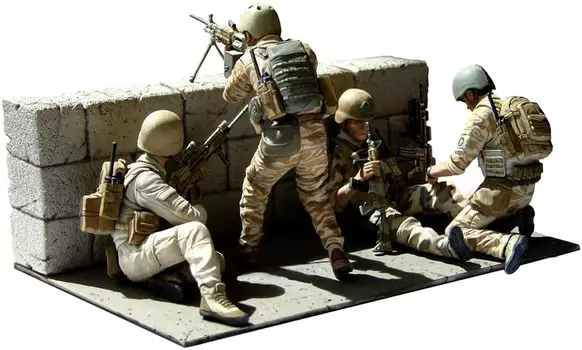 Master Box American Active Duty 4 Soldiers Middle East Gunfight Plastic Model MB35193 1/35