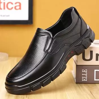 Men s Leather Shoes slip on Spring autumn moccasins Comfortable Sneakers Male Designer Loafers Fashion Versatile Men black Shoes 38 чёрный