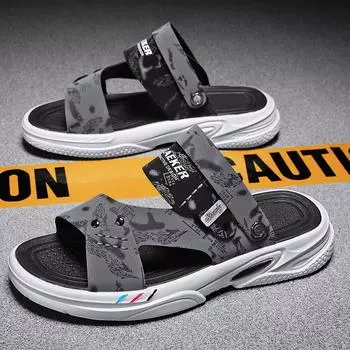 Men s slippers outdoor non-slip lightweight beach shoes new summer sandals Korean version fashion trend casual one-word drag 39