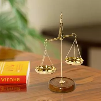 Металлические латунные весы - Символ Закона и Справедливости, Декоративные весы (6 x 2.5 x 6.5 дюймов)