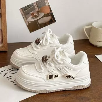 Milk fufu candy small fish platform white shoes autumn new sports shoes versatile niche high value board shoes 35