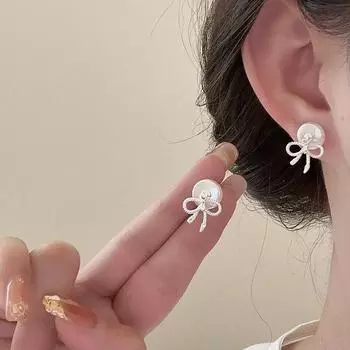Милые и классные серьги-гвоздики с жемчужным бантом, женский нишевый дизайн, простые, милые и изысканные модные универсальные серьги