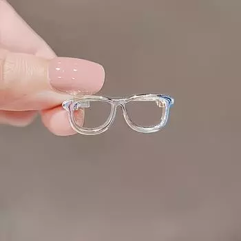 Mini Elegant Glasses Pin - Chic & Simple Glittery Design, Versatile Personalized Fashion Accessory, Ideal Holiday Gift, Perfect Gift