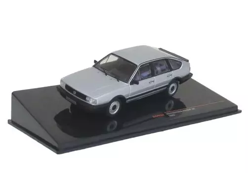 Модель Ixo VW Passat B2 85 Серебристый CLC425N 1/43
