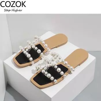 Модные женские летние тапочки с жемчугом, шлепанцы на плоской подошве с открытым носком, отпускная обувь, уличные сандалии с бисером, милые стильные женские шлепанцы