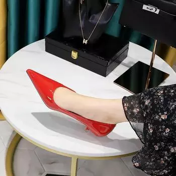 Модные женские оригинальные рабочие туфли на каблуках из лакированной кожи с низким вырезом, блестящие туфли-лодочки с длинным носком и неглубоким вырезом, красные, белые, нулевые туфли 34(Foot22cm)