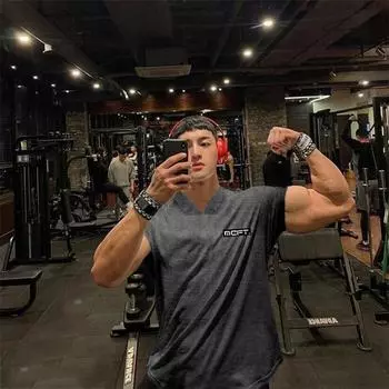Muscleguys Летняя высококачественная трендовая мужская рубашка поло с короткими рукавами для фитнеса Повседневная универсальная футболка с короткими рукавами с лацканами Мужская повседневная одежда M чёрный