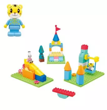 Набор блоков Shimajiro Action Block Series Slide and Swing Koen поставляется с блоком Shimajiro [BANDAI] (Бонусная кукла)