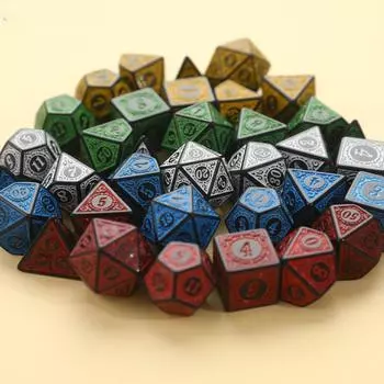 Набор из 7 резных многогранных игральных костей - D4 D6 D8 D10 D% D12 D20 - для настольных игр