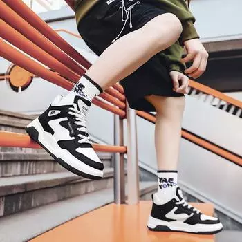 New 2024 trendy little white shoes spring versatile comfortable sports men s trendy shoes middle school students men s high-top casual board shoes 39