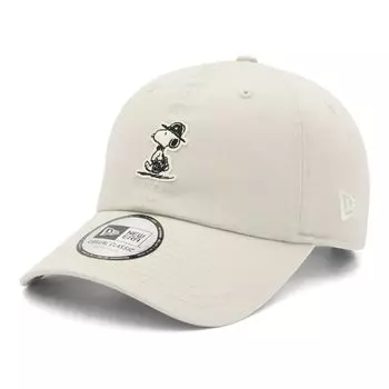New Era Casual Classic Cap in and A Peanuts collaboration with This casual classic BB cap offers UV protection for everyday wear and a functional