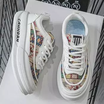 New Outdoor Thick Sole Soft Sole Casual Sports Board Shoes Fashion Dad Shoes Thick Sole Versatile Student Running Shoes 39