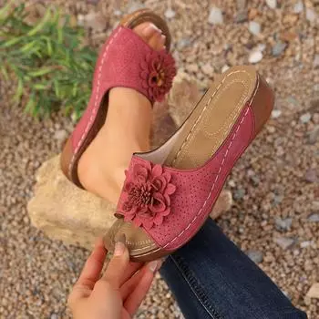 New slope heel flower foreign trade large size cool slippers women s summer open toe European and American outer wear platform slippers hole shoes 36 чёрный