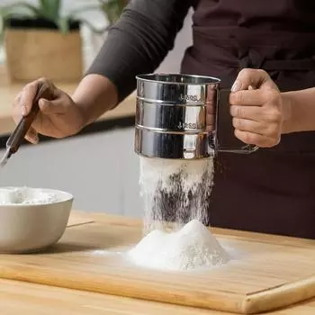 New Stainless Steel Flour Sieve Cup Powder Sieve Mesh Kitchen Gadget Cakes Hand-Screened Sugar Mesh Sieve Baking Sieve Strainer