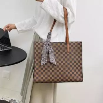 New Tote Bag for Women Summer Versatile Large Capacity Armpit Bag Checkered Niche Shoulder Bag