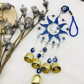 Нежный подвесной колокольчик с красивыми колокольчиками и региональными особенностями