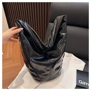 Niche design lazy wind soft leather bucket new fashion shoulder armpit bag large capacity tote bag чёрный