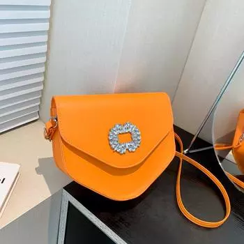 Niche design texture underarm bag women s 2024 new trendy solid color retro fashion saddle bag shoulder messenger bag чёрный
