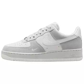 Nike Air Force 1 07 Light Smoke Vast Grey женские кроссовки Light-Smoke-Grey Metallic-Silver HV3876-077 44.5