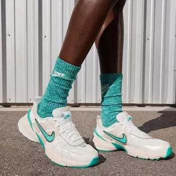 Nike Женские кроссовки Nike V2K Run FD0736 105