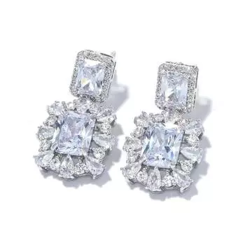 Новогодние квадратные цветные серьги Treasure Circon Серьги Light Luxury Premium Winter Китайский Новый год белый