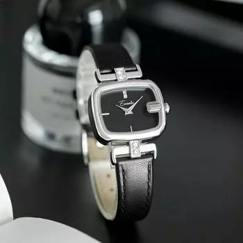Новые модные компактные квадратные кварцевые часы простые легкие роскошные темпераментные повседневные женские часы