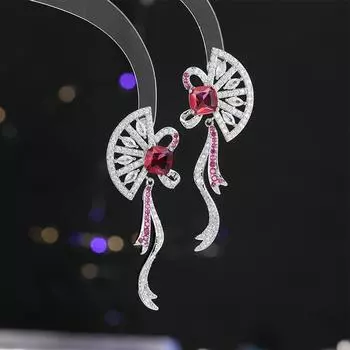 Новые полые веерообразные серьги для тяжелой промышленности, модные, индивидуальные, преувеличенные серьги, показывающие лицо, тонкий темперамент, элегантные, универсальные серьги для женщин