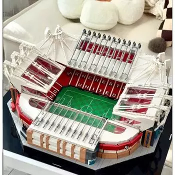 Old Trafford Manchester Модель футбольного стадиона Площадь здания Кирпичные игрушки Подарочная Совместимость no original box