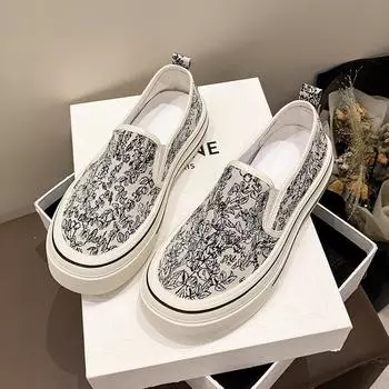 One-pedal canvas shoes women s spring thick baseplate shoes new fisherman shoes lazy versatile embroidered cloth shoes 35