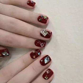 Осенние шоу Baijiu Red Bright Love Stars Diamond Накладные ногти Европейский и американский стиль Ношение нейл-арта