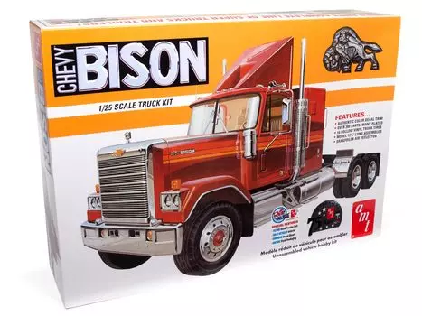 Пластиковая модель обычного трактора AMT Chevrolet Bison AMT1390 1/25