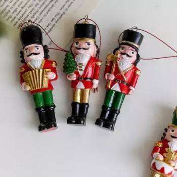 Подвески Yousheng Christmas Nutcracker, очаровательный мультяшный дизайн, создающий атмосферу с подвесным шнурком, рождественский кулон из смолы C