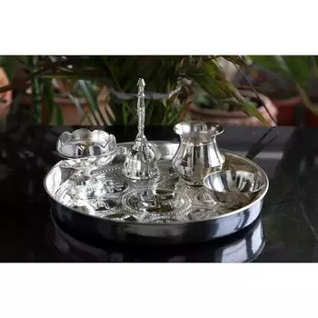 Посеребренный комплект Om Design и круглая форма из 7 предметов Пуджа Тали в красной бархатной коробке - Храмовые работы Фестивали Повод для домашнего декора Подарочный предмет
