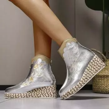 PU ANnk Wedges Современные ботинки 2024 года Горячая Распродажа Зимняя женская обувь Круглый носок Средний каблук Цветочная вышивка Этнические женские ботинки 42 серебряный