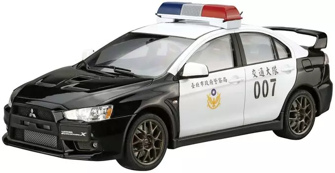 Qingdao Bunka Kyozai Патрульная машина серии SP Mitsubishi CZ4A Lancer Evolution X Патрульная машина 2007 года, полицейское бюро правительства города Тайбэй, пластиковая модель