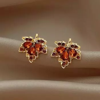 Red Gem Maple Leaf Earrings for Women Fashion Light Luxury Earrings Retro Simple Crystal Earrings Jewelry Gift