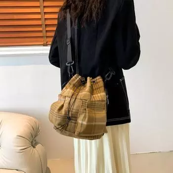 Retro large-capacity bag women s 2024 summer new fashionable retro niche simple single shoulder oblique span bag women