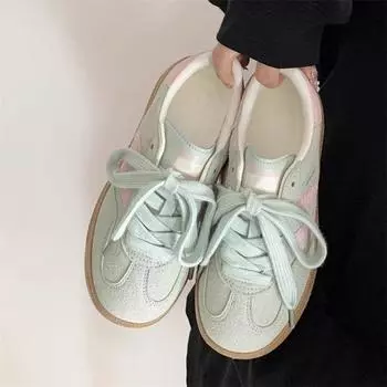 Retro women s autumn and winter new flat-bottomed sports casual shoes color matching versatile fashion board shoes 35