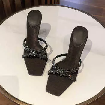 Rhinestone cross with sandals women s summer 25 new leaf chain high heels square head horseshoe heel one word with cool slippers 35 коричневый